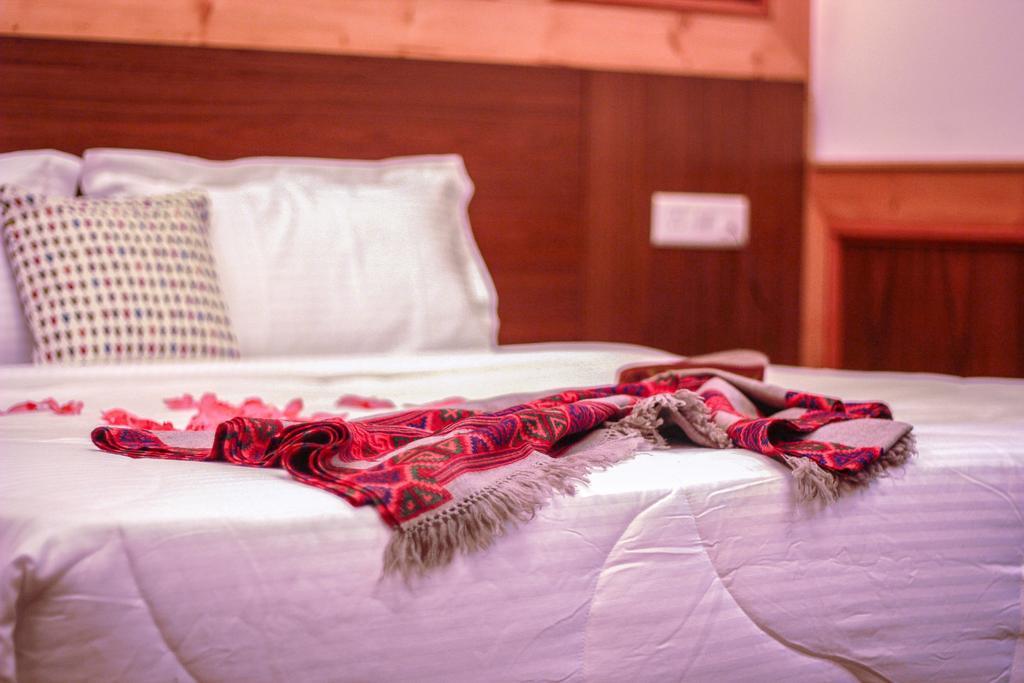 Vivaan The Sunrise Resort Манали Экстерьер фото